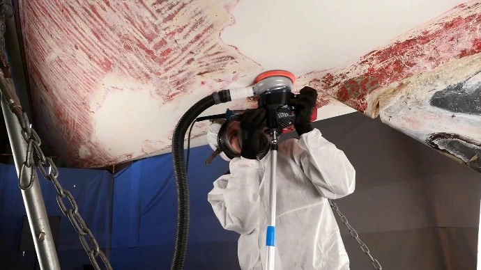 Antifouling Schleifen mit Schleifunterstützung und Bosch GEX 40-150